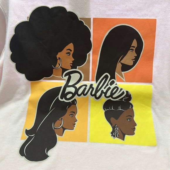 Juniors Crew-Neck Short-Sleeve Barbie-Graphic T-Shirt - Picture 2 of 2